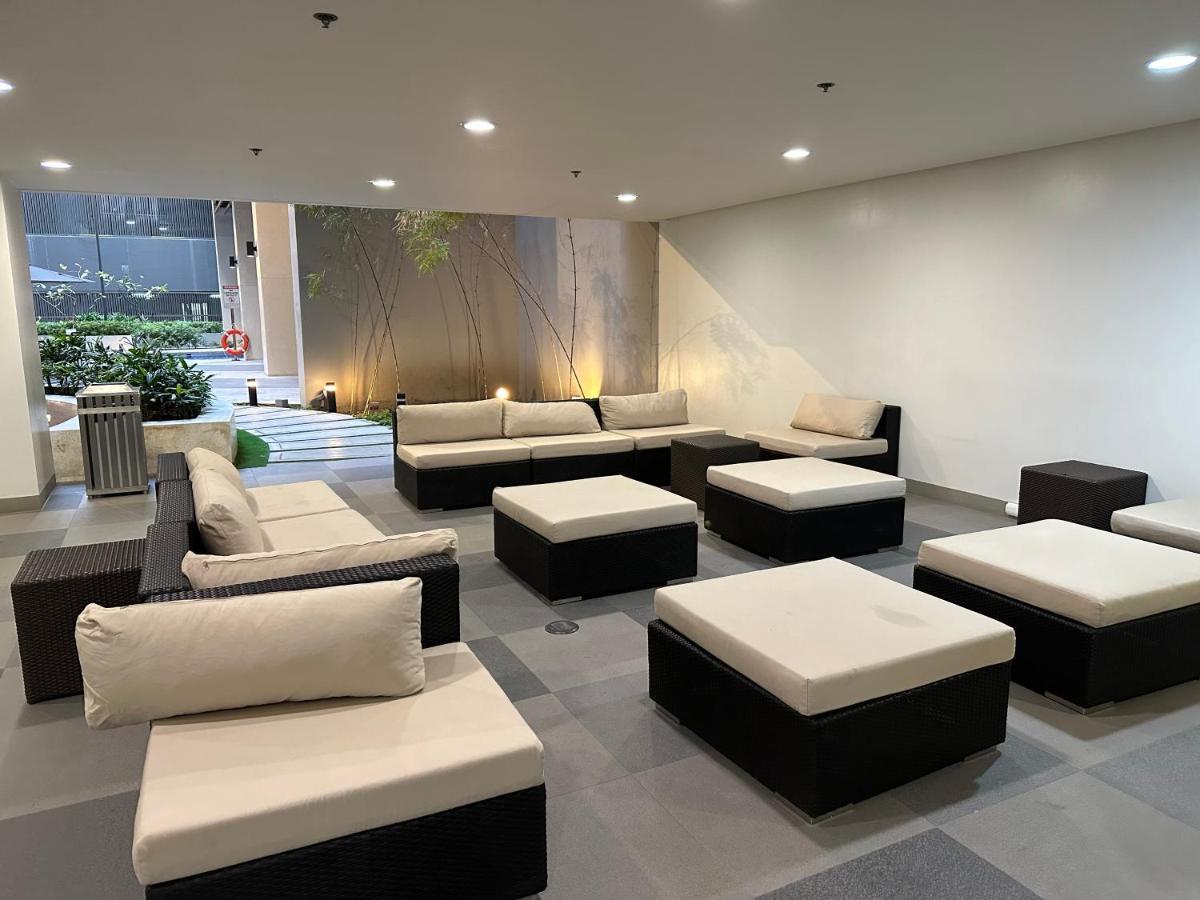 S Residences Tower 3 Moa Luxe Staycation By C Манила Екстериор снимка
